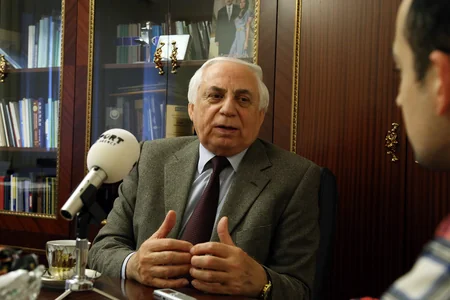 Hadı Rəcəbli: “Deputatın telefonuna cavab verməyən məmurlara qarşı şəxsi nifrət oyanır” - MÜSAHİBƏ