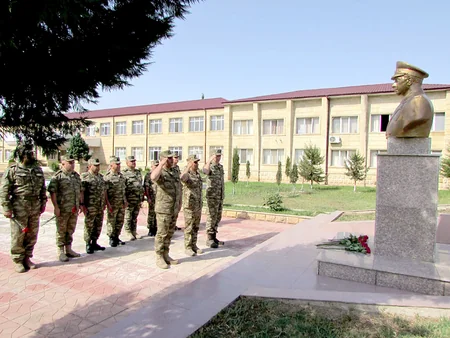 Silahlı Qüvvələr Günü münasibətilə Azərbaycan Ordusunda silsilə tədbirlər keçirilib