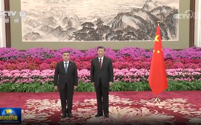 Azerbaijani ambassador presents credentials to Chinese leader