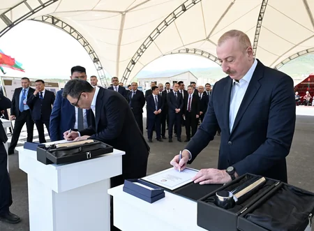 Президенты Азербайджана и Кыргызстана заложили фундамент школы села Хыдырлы
