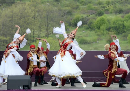 Cıdır düzündə “Xarıbülbül” festivalının açılış konserti olub