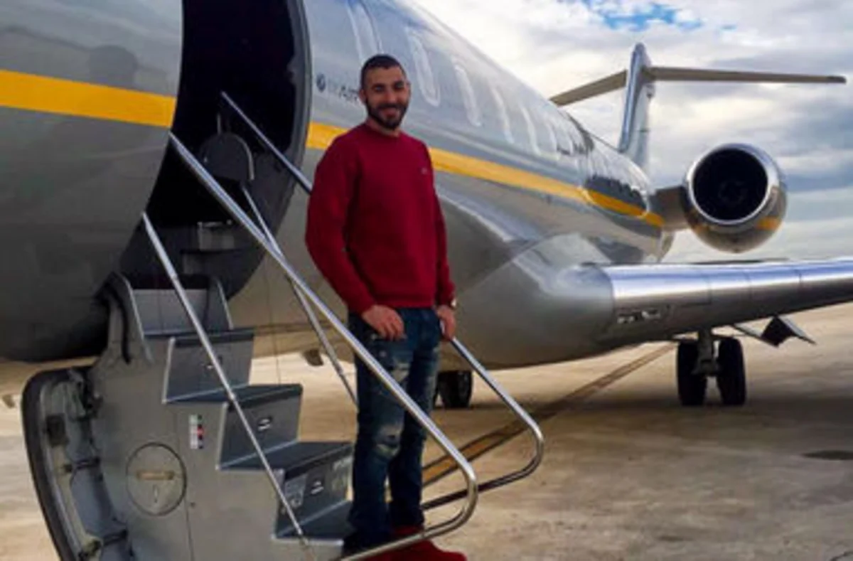 ​Звезда Реала Карим Бензема купил самолет