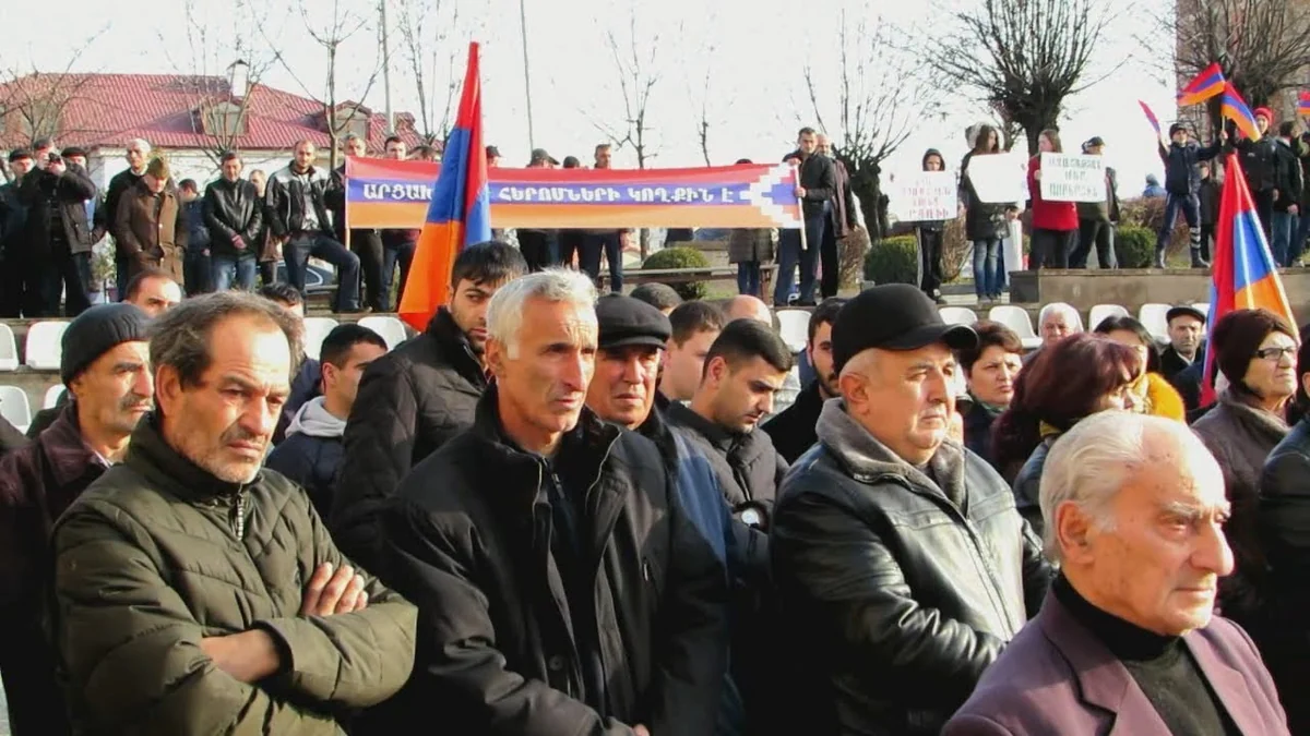 В Ереване проходит акция в поддержку Роберта Кочаряна