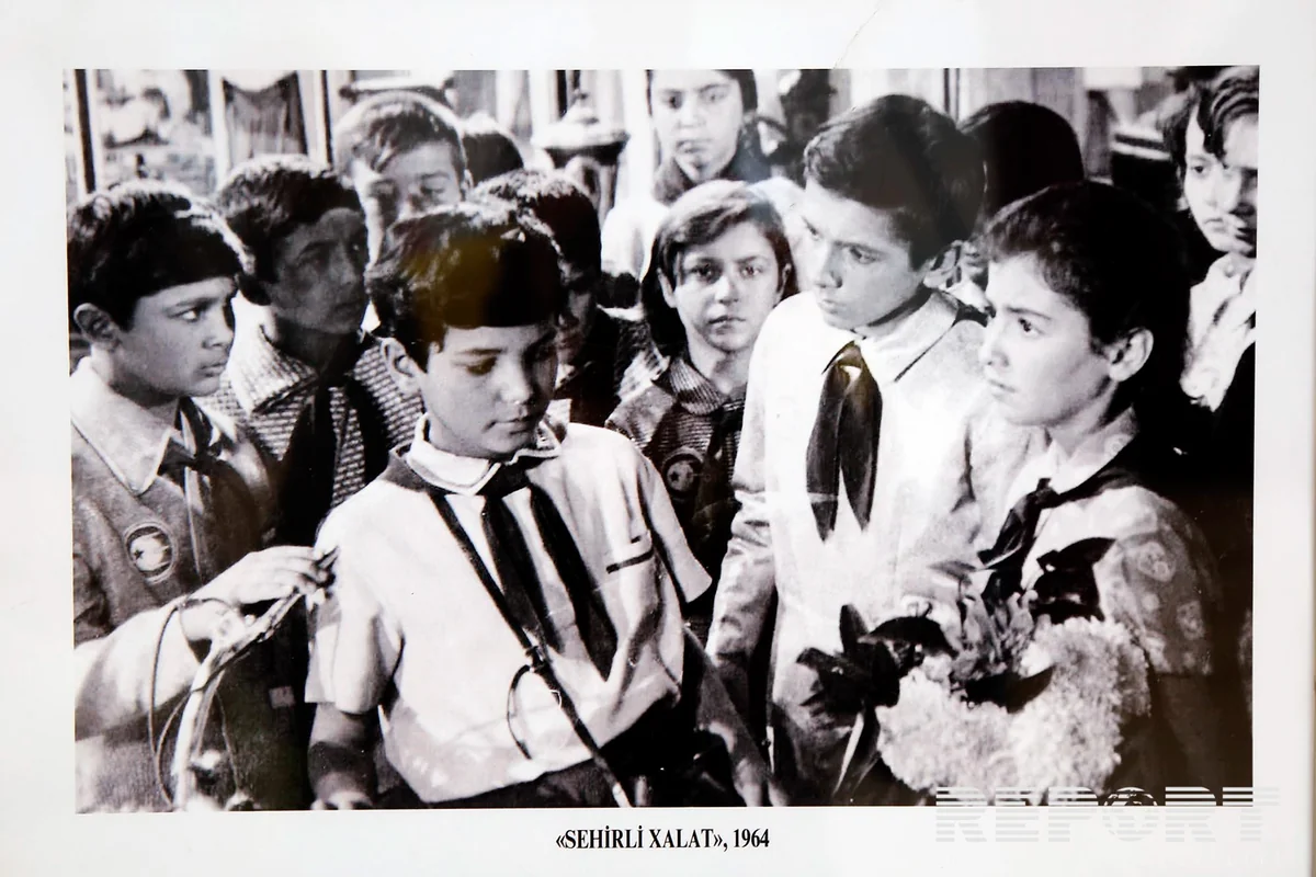 Sehirli xalat filminin 50 yaşında aktyorlar kadrarxası məqamlara aydınlıq gətirib