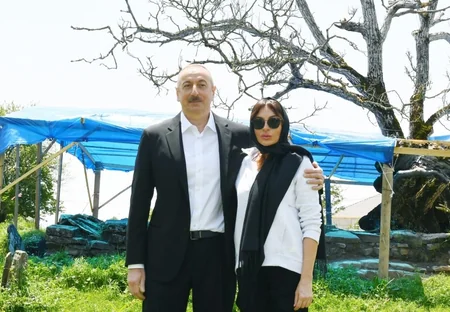 Prezident Pir Ömər Sultan ziyarətgahında bərpa-konservasiya işləri ilə tanış olub - YENİLƏNİB