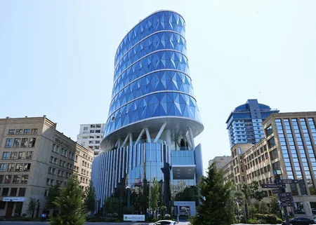 Prezident İlham Əliyev DGK-nın yeni inzibati binasının açılışında iştirak edib