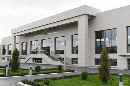 Prezident İlham Əliyev metronun əsaslı şəkildə yenidən qurulan “Bakmil” stansiyasında yaradılan şəraitlə tanış olub - YENİLƏNİB