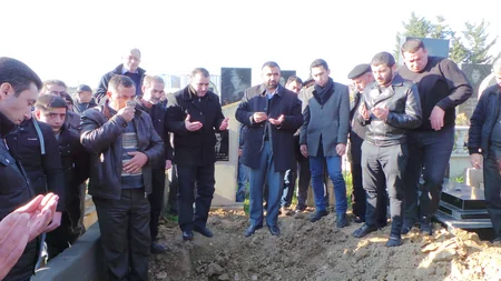 Günəşli” yatağında baş verən qəzada həlak olan daha bir neftçi dəfn olunub - FOTO