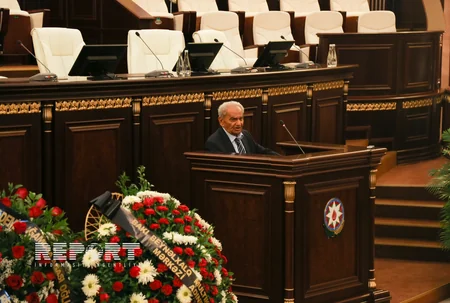 Akademik Ağamusa Axundovla vida mərasimi keçirilir - FOTO