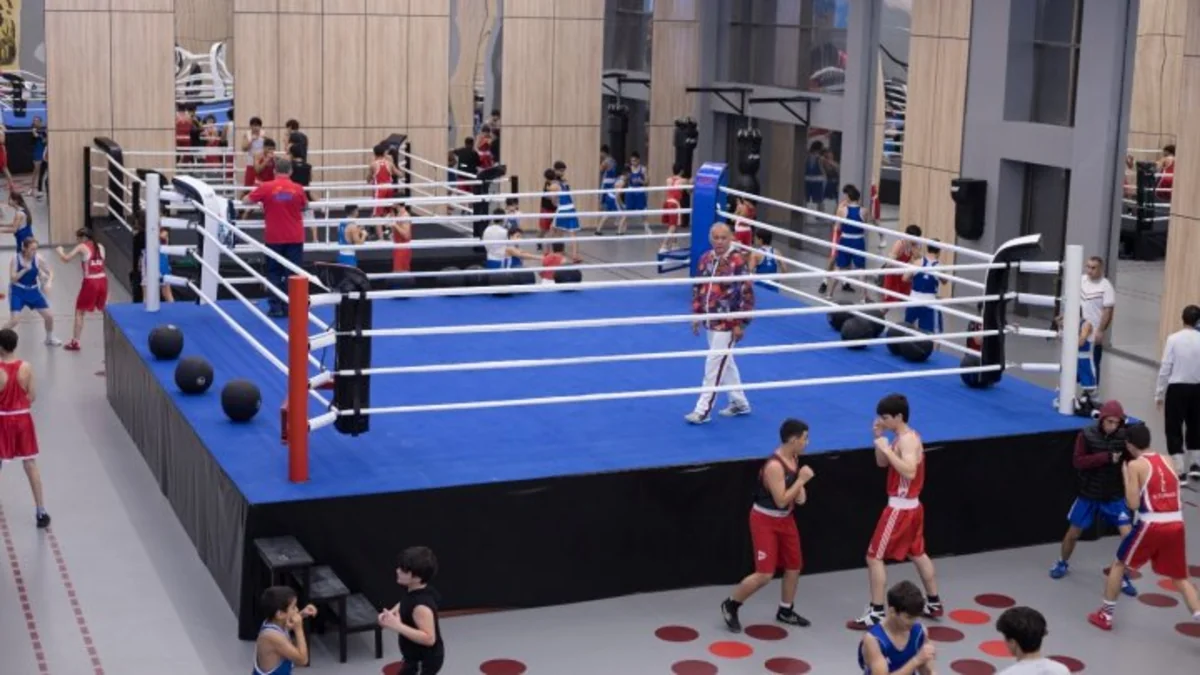 Mehdi Hüseynzadə adına Sumqayıt şəhər stadionunda boks mərkəzi fəaliyyətə başlayıb