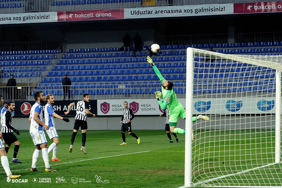 У вратаря Нефтчи диагностировали гипоксию