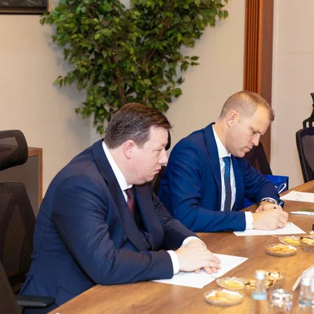 ADY və “Stadler Bakıda Təlim və İnkişaf Mərkəzinin yaradılmasına dair müqavilə imzalayıb