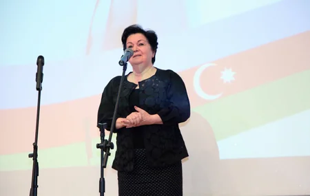 Tanınmış şəxslərin dəstəklədiyi namizəd kimdir? - VİDEO