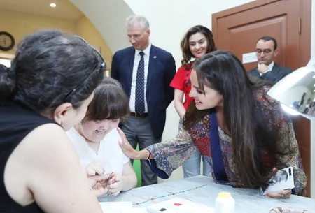 “Ənənəvi incəsənət vasitəsilə inklüziv təhsilin təşviqi” layihəsinin təqdimatı olub