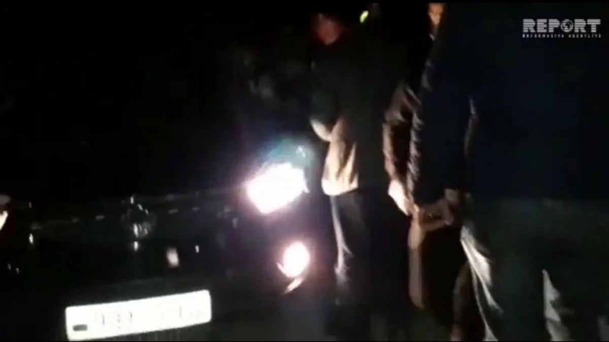 Qadın sürücü 20 Yanvar dairəsində maşını aşırdaraq ağır yaralanıb - VİDEO