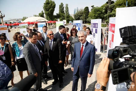 Bakı Bulvarında Dayanıqlı İnkişaf Məqsədlərinə həsr olunmuş stendlərin açılış mərasimi keçirilib