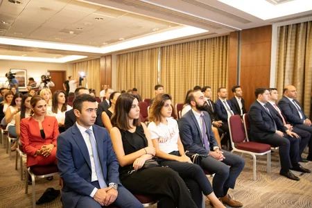 Bakı Turizm İnformasiya Mərkəzinin direktoru: “Formula 1” çərçivəsində Azərbaycana 4 ölkədən 75 min turist gəlib” - FOTOLAR