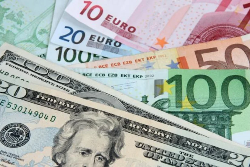 ​Евро упал на 1,1% к доллару на фоне референдума в Греции