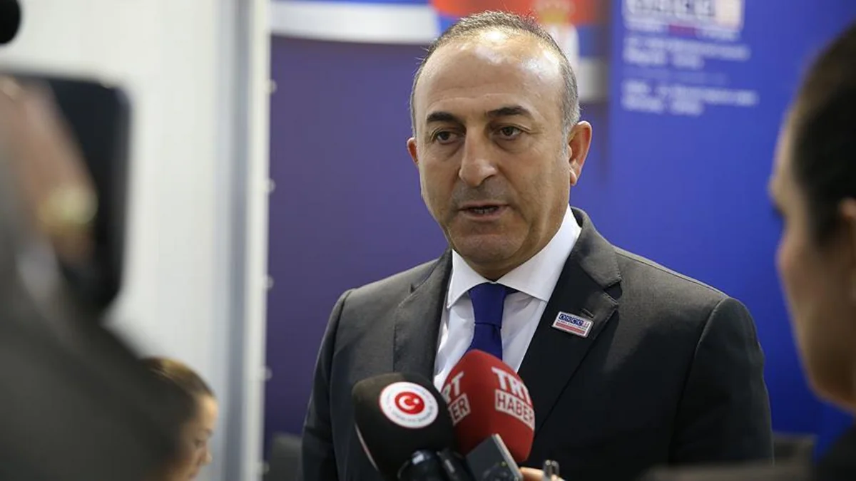Çavuşoğlu: Türkiyə heç vaxt öz qapılarını ölümdən qaçan insanların üzünə bağlamayacaq