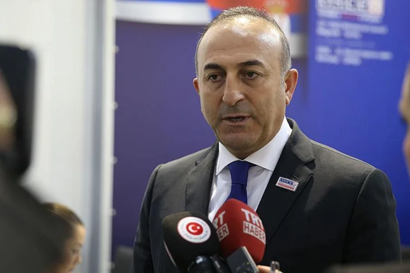 Çavuşoğlu: Türkiyə heç vaxt öz qapılarını ölümdən qaçan insanların üzünə bağlamayacaq