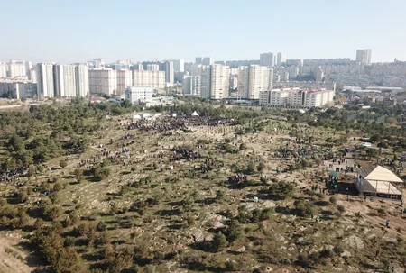 President Ilham Aliyev and first lady Mehriban Aliyeva attended tree-planting campaign in Khatai district, Baku