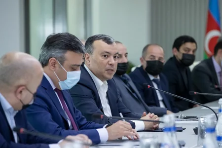 Sahil Babayev boks hakimləri ilə görüşüb