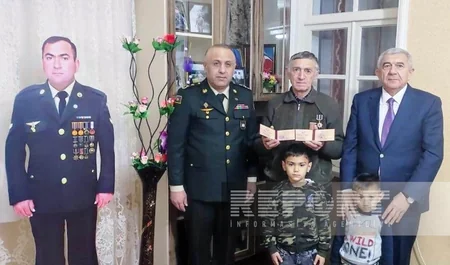 Tovuzda bir neçə şəhidin orden və medalları ailə üzvlərinə təqdim edilib 