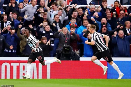 Ливерпуль вырвал победу в матче с Ньюкаслом, но остался без Салаха