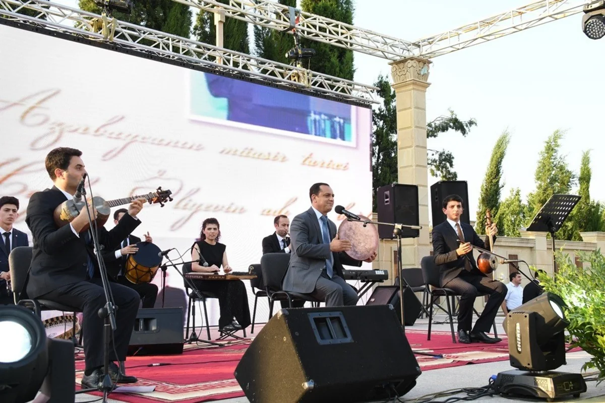 Ağdamda Heydər Əliyevin hakimiyyətə gəlişinin 50-ci ildönümü münasibətilə konsert keçirilib - FOTO