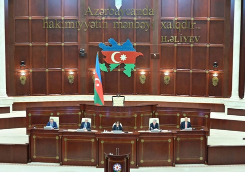Milli Məclisin plenar iclası başlayıb, Kamran Əliyevin yenidən Baş prokuror təyin edilməsinə baxılacaq