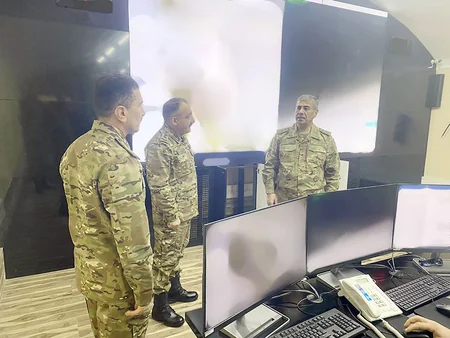 Zakir Həsənov Quru Qoşunlarında olub, müvafiq göstərişlər verib