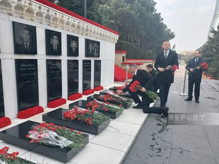 Ukrayna, Gürcüstan və Moldova səfirləri Şəhidlər xiyabanını ziyarət edib