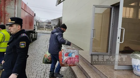 Qaxda yığılan yardımla dolu ilk TIR Türkiyəyə yola düşüb