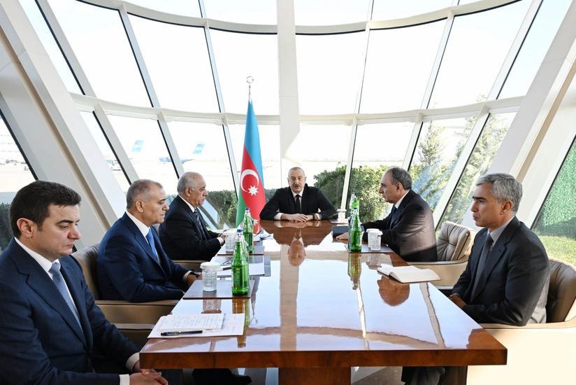 President Ilham Aliyev holds meeting on plane crash