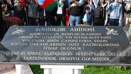 Gəncədə şəhidlərin xatirəsinə inşa edilən bulaq-kompleksinin açılışı olub