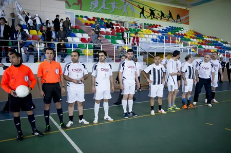 Şahmatçılar futbol oynadı