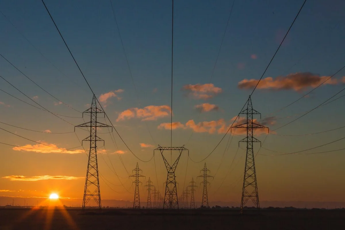 Azərbaycan elektrik enerjisi idxalını artırıb