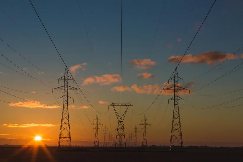 Azərbaycan elektrik enerjisi idxalını artırıb