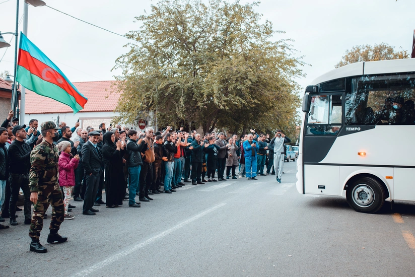 Gənclər müddətli həqiqi hərbi xidmətə gedir