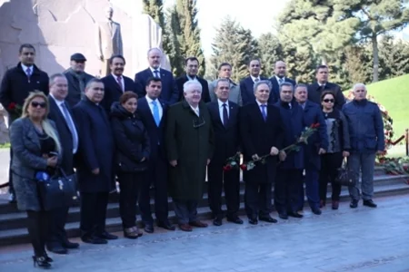 ​Türkiyənin tanınmış media nümayəndələri Prezident Administrasiyası və Milli Məclisdə olublar