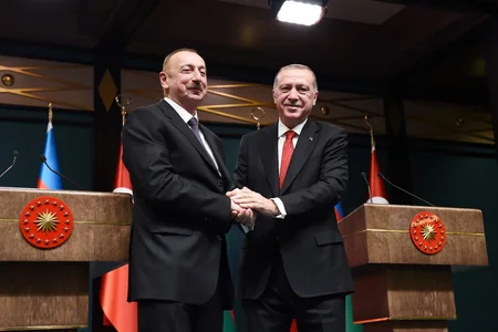 Azerbaijani and Turkish presidents making joint statements to press