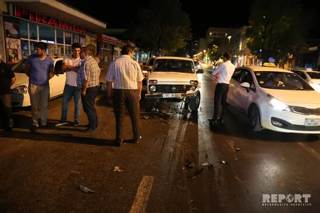 Bakıda üç maşın toqquşub, 2 nəfər xəsarət alıb - FOTO - VİDEO