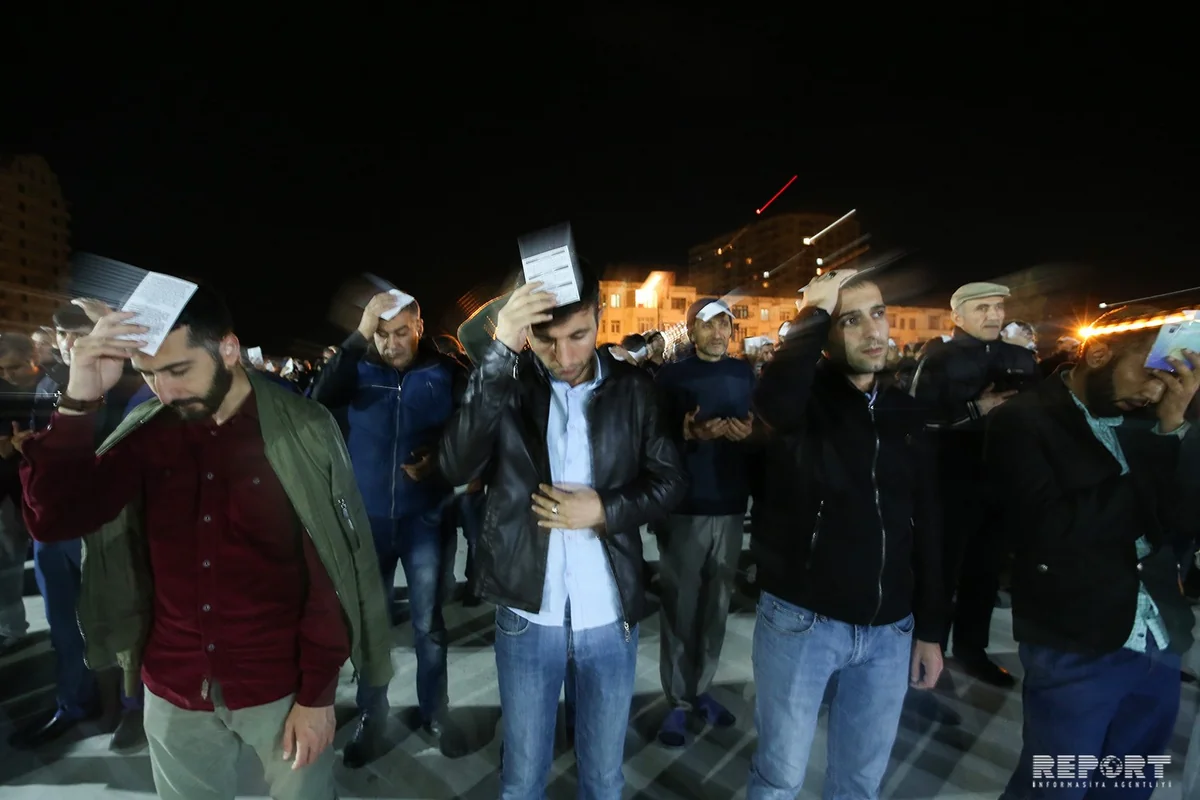 Bakıda növbəti Qədr gecəsi qeyd olunub - FOTOREPORTAJ