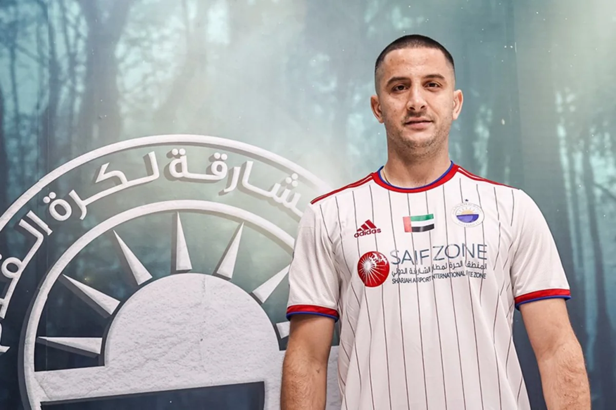 Təqdimat mərasiminə gətirilən aslan yunanıstanlı futbolçunu qorxudub