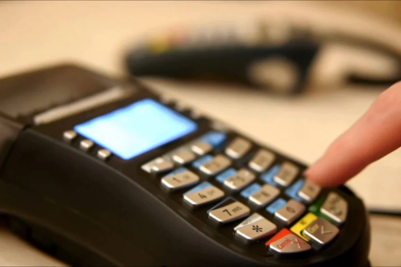 Azərbaycanda POS-terminallarla aparılan əməliyyatların orta məbləği 19% azalıb