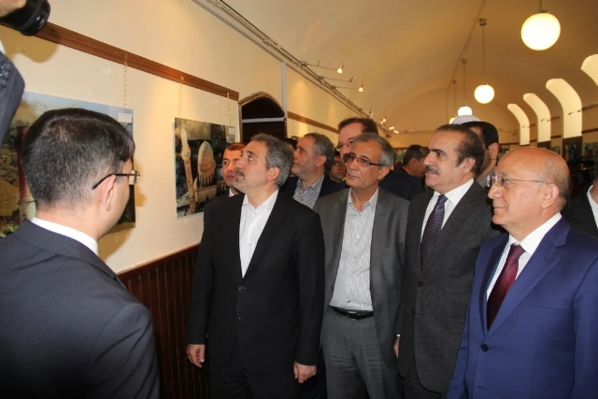 Təbrizdə “Azərbaycan İslam mədəniyyətinin incisidir” mövzusunda fotosərgi açılıb