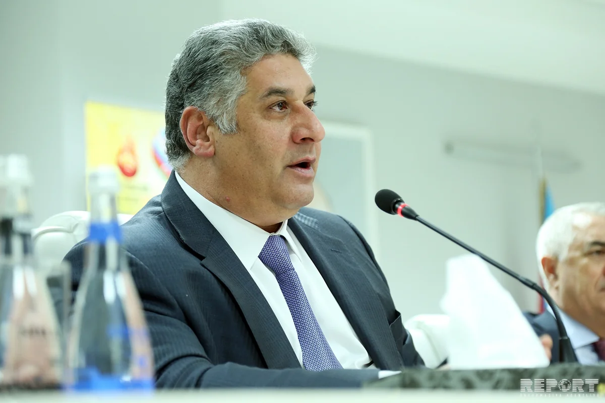 Azad Rəhimov Rusiyaya gedib