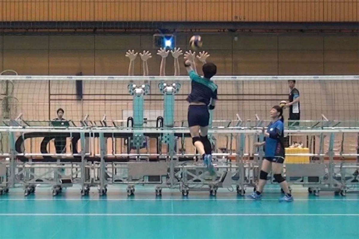 Yaponiya voleybol yığmasının məşqlərinə robot cəlb olunub