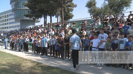 Mingəçevirdə suda kütləvi üzmə yarışı keçirilib