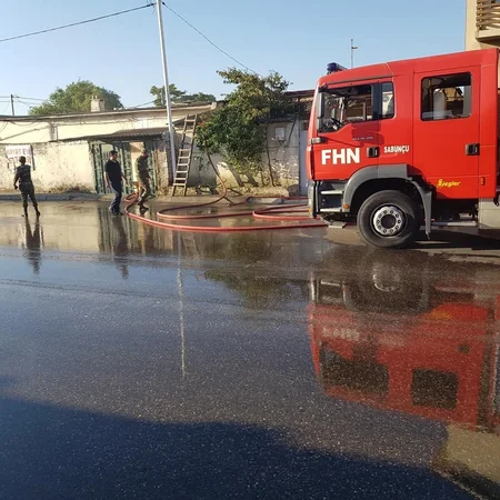 Bakıda iş adamının evində yanğın oldu